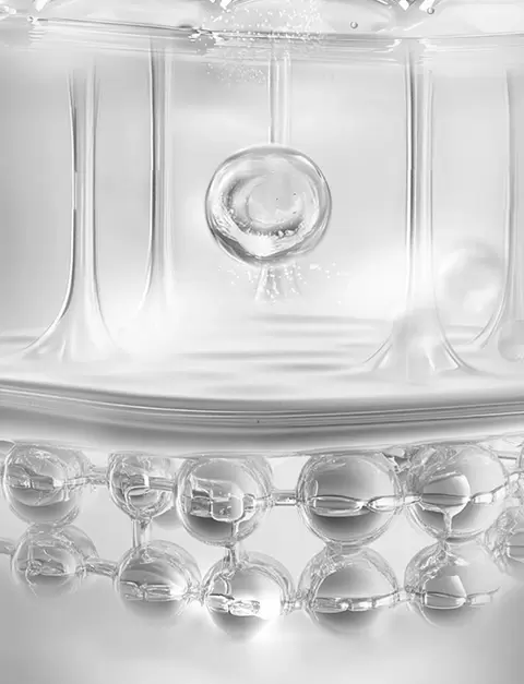 深润锁水<sup>3</sup>，长效保湿